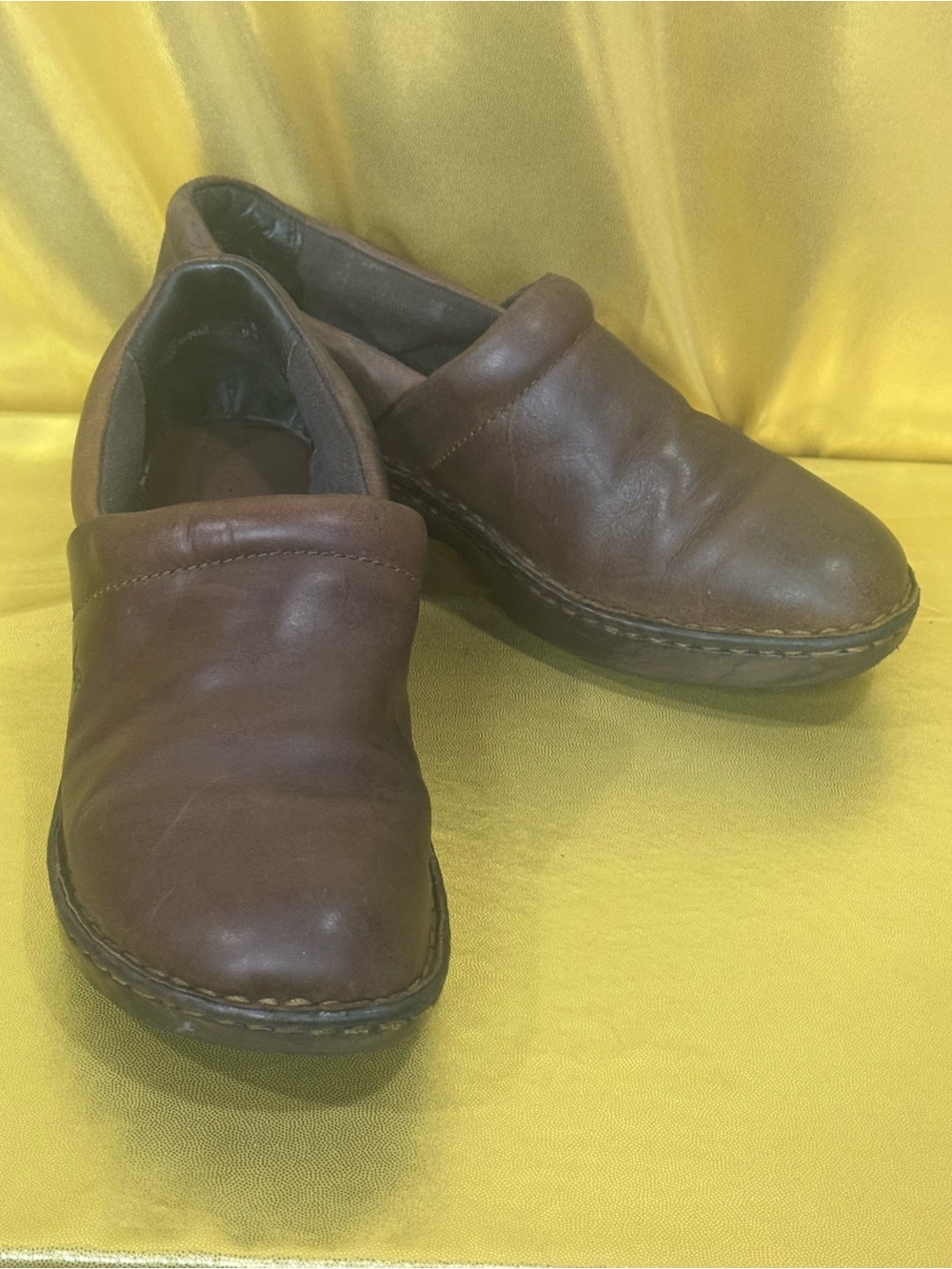 b.o.c. Born Concept Peggy Brown Leather Comfort Clogs Mules Size 8.5 NWOB